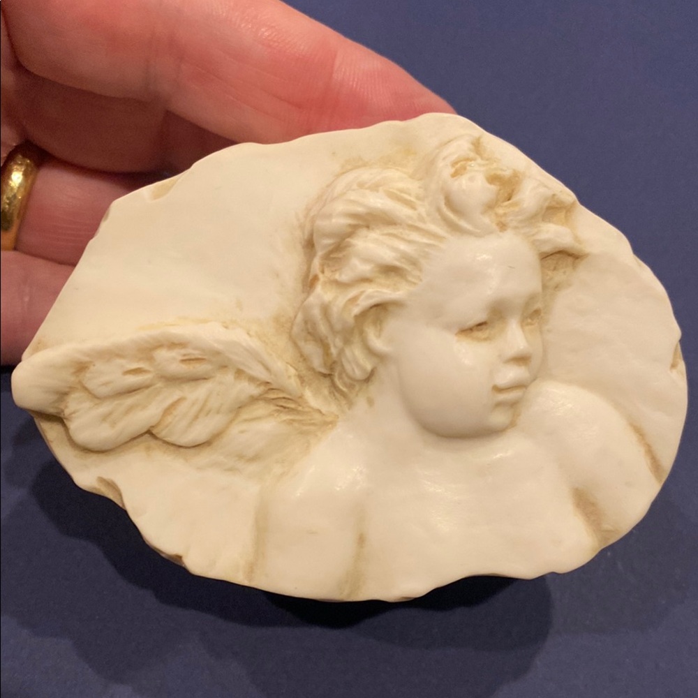 Cream Angelic Figurine